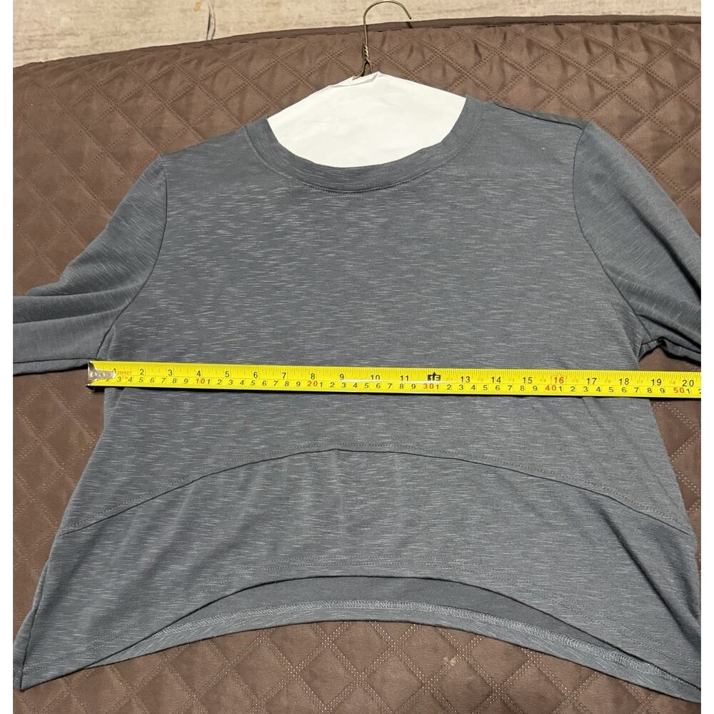 Women’s Long Sleeve Cropped Sharkbite Hem Tee In Dk. Gray -Size M - Picture 8 of 9